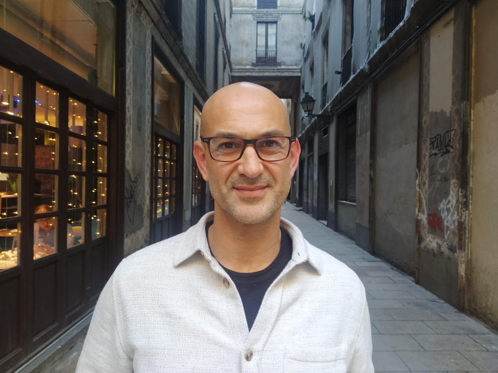 Javier Martín Luque: "Tiene que haber espacios que acojan a la mujer en toda su diversidad, con un equipo profesional adecuado" | AB