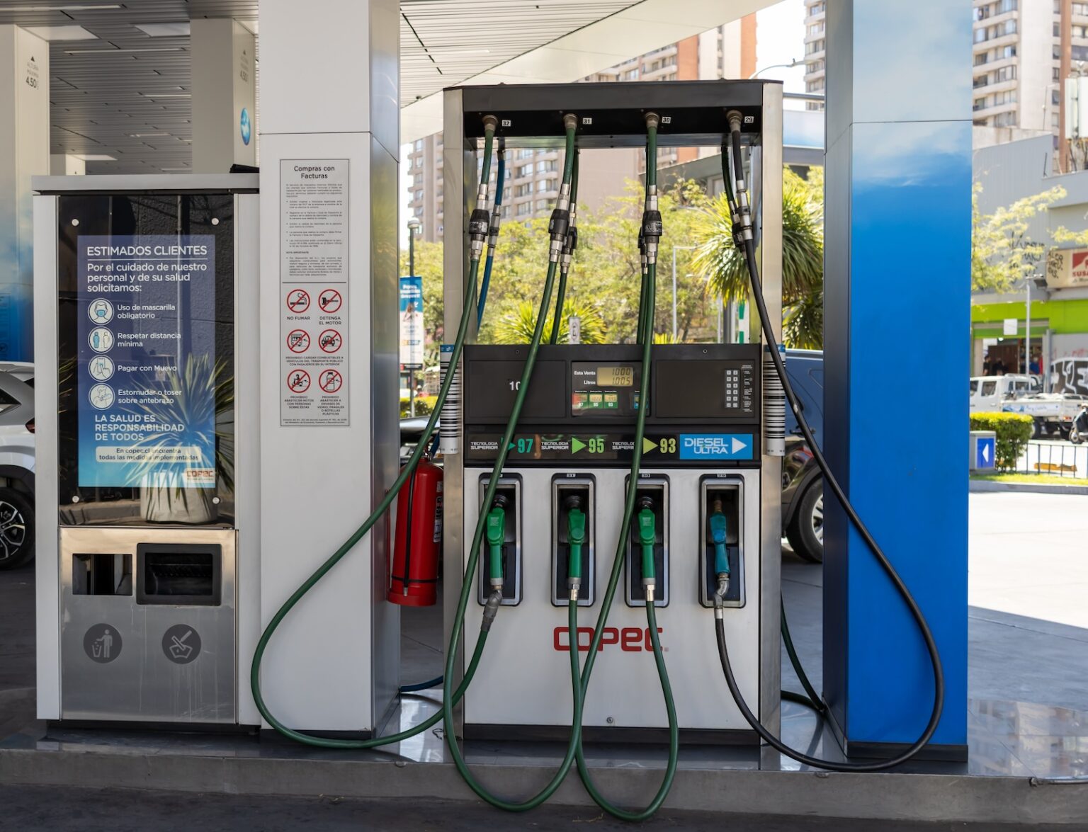 Sortidor de gasolina. Wikipedia Commons