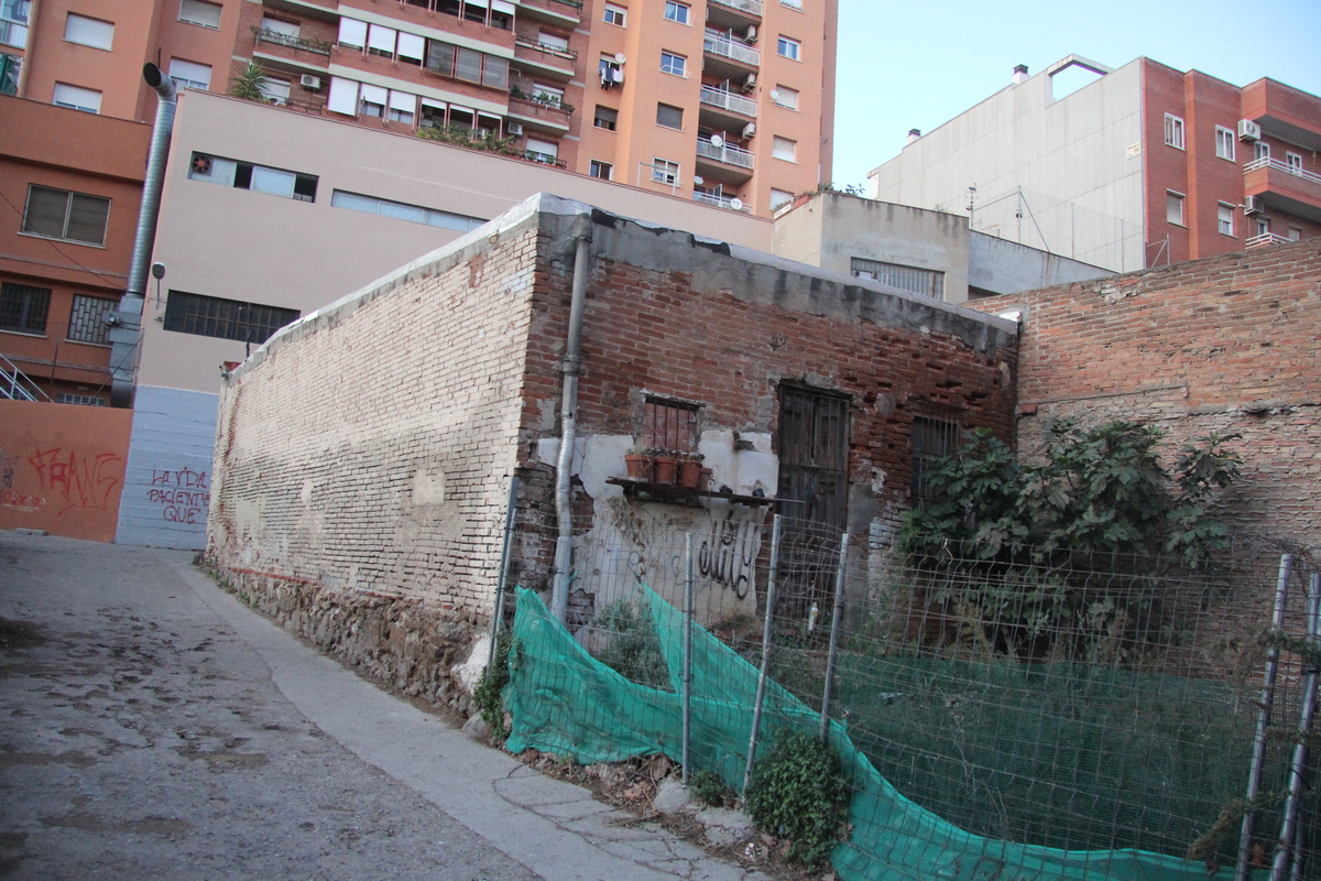 Uno de los senderos del torrent de Lligalbé antes de sus primeras demoliciones