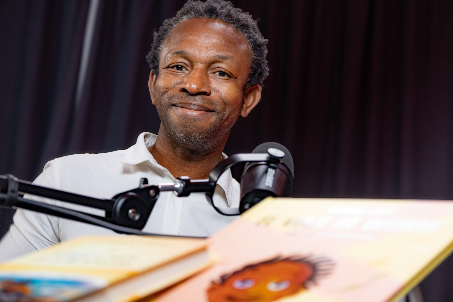 Ousman Umar, protagonista de la película 'Viaje al país de los blancos'
