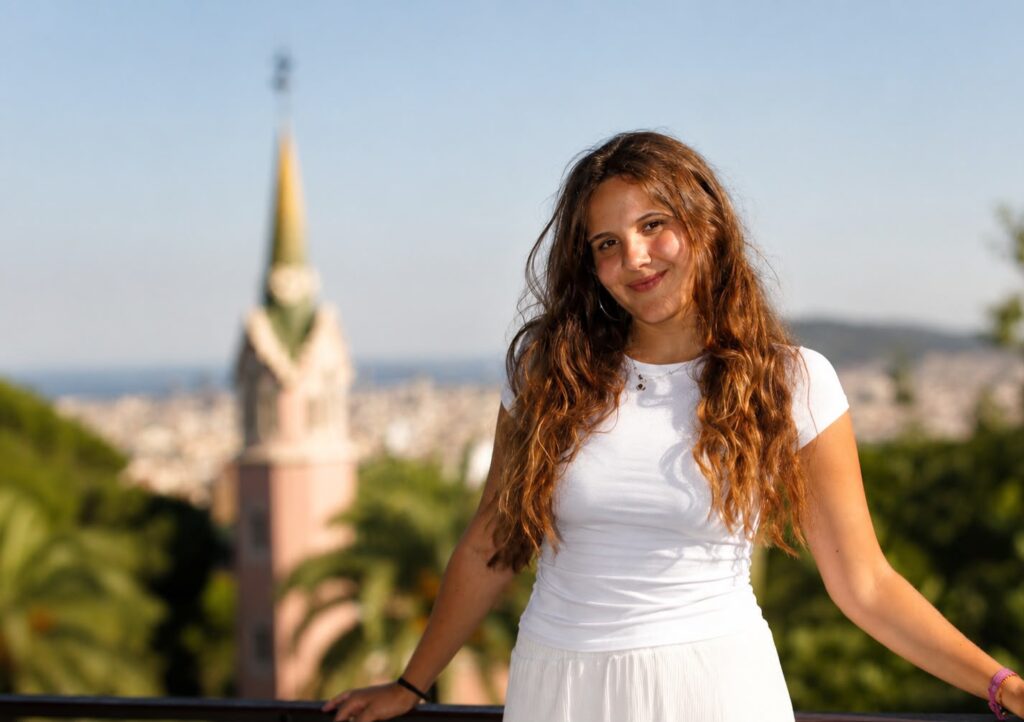 Infancia y dependencia: los niños que cuidanCrecer cuidando a una madre con esclerosis múltiple ha marcado la vida de Laia Obiols. En esta entrevista explica cómo aquella experiencia ha influido en su manera de entender los cuidados, el luto y su futuro. Aquí tens la versió en catalá En Cataluña, cerca de 97.000 personas cuidan a un familiar en situación de dependencia.